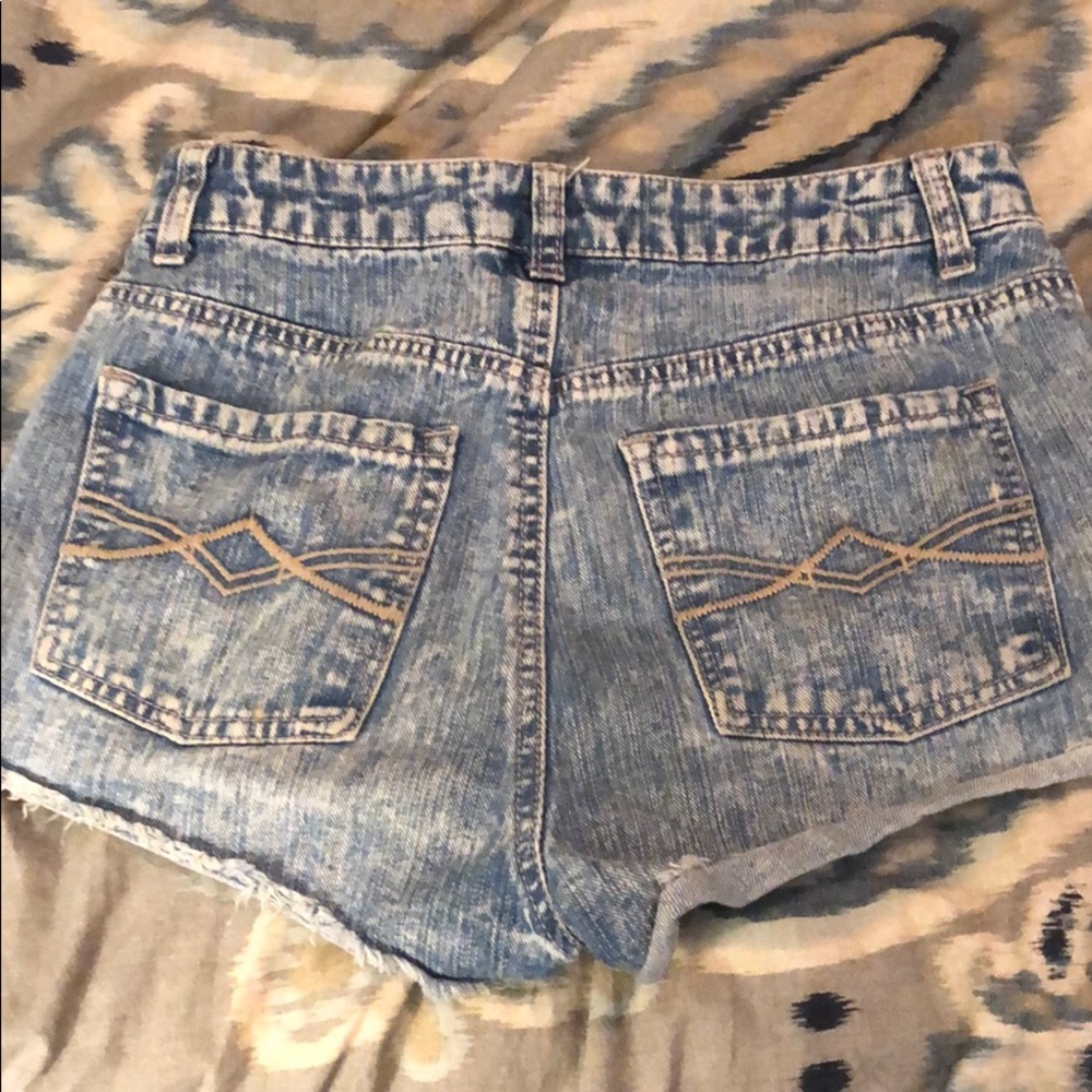 Shorts - Picture 2 of 3